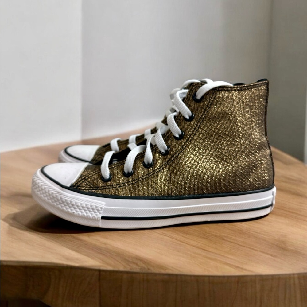 Converse Chuck Taylor All Star Sparkle, Big Kids Size 3.5